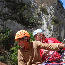 les mains dans le sel